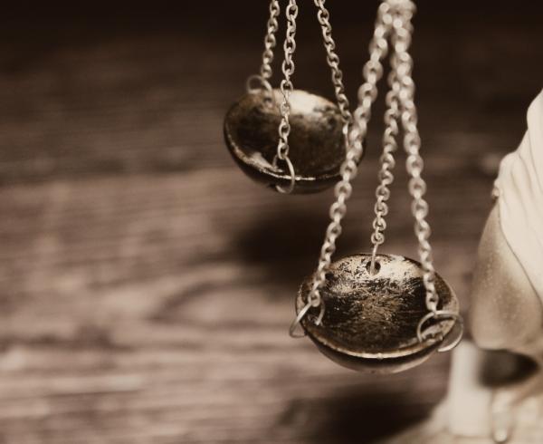 Ο ΡΟΛΟΣ ΤΗΣ ΟΙΚΟΓΕΝΕΙΑΣ ΤΟΥ ΘΥΜΑΤΟΣ ΣΤΗΝ ΑΝΑΖΗΤΗΣΗ ΤΗΣ ΟΥΣΙΑΣΤΙΚΗΣ ΑΛΗΘΕΙΑΣ