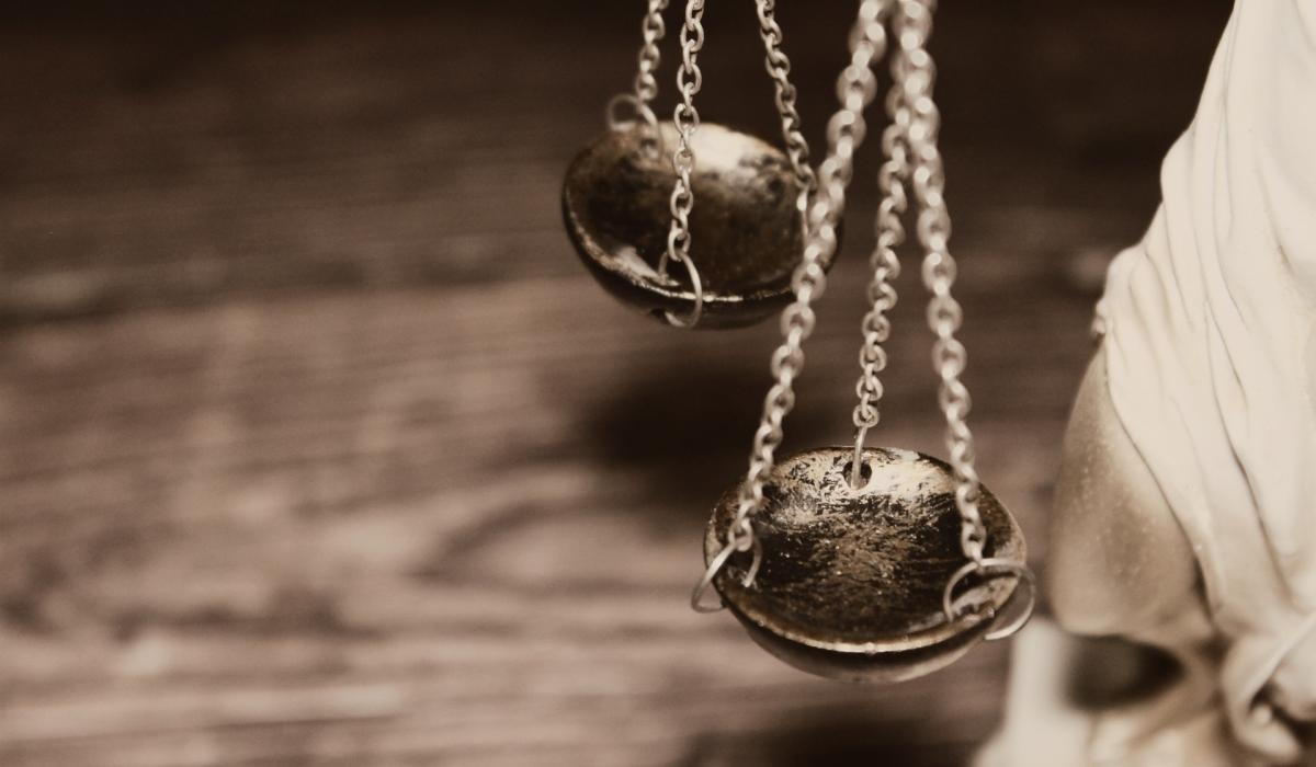 Ο ΡΟΛΟΣ ΤΗΣ ΟΙΚΟΓΕΝΕΙΑΣ ΤΟΥ ΘΥΜΑΤΟΣ ΣΤΗΝ ΑΝΑΖΗΤΗΣΗ ΤΗΣ ΟΥΣΙΑΣΤΙΚΗΣ ΑΛΗΘΕΙΑΣ